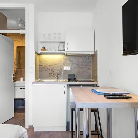 شقة In With House Sea View