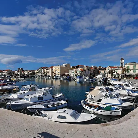 1 Bedroom Stunning In